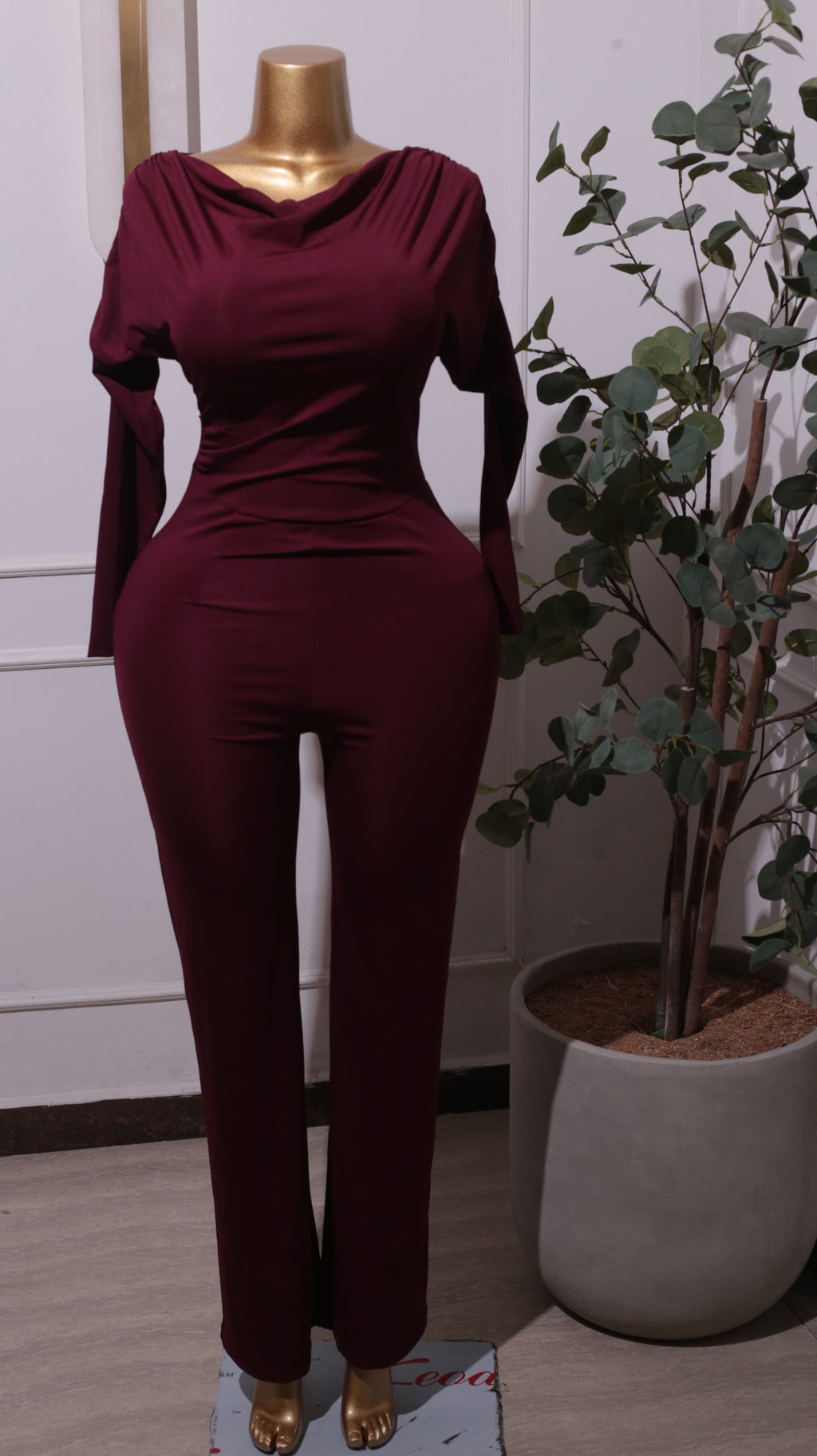 A Burgundy Off-shoulder Long-sleeve Wide-leg Jumpsuit