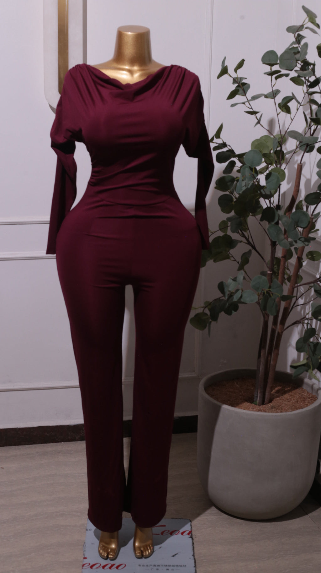 A Burgundy Off-shoulder Long-sleeve Wide-leg Jumpsuit