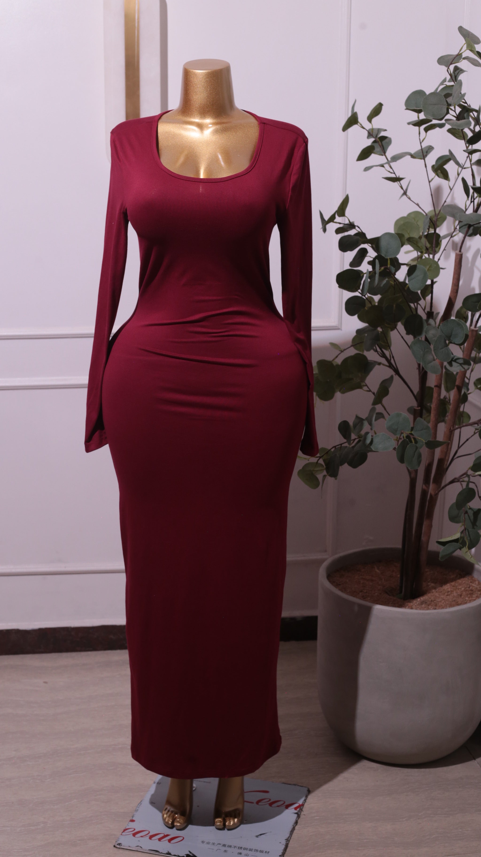 A Maroon Or Burgundy Long-sleeve Bodycon Maxi Dress