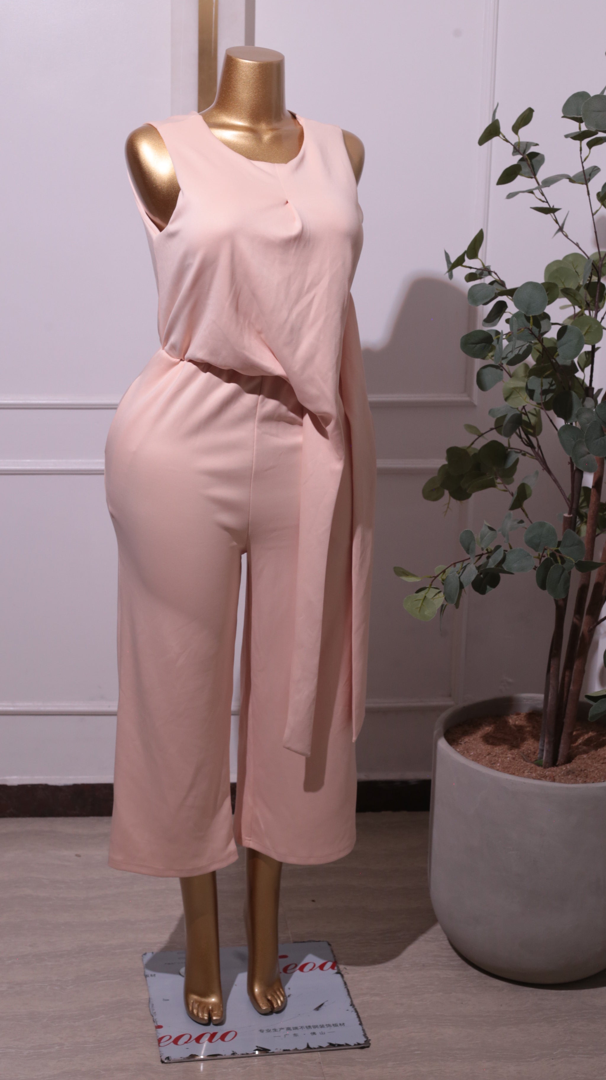 A Sleeveless Pale Pink Wide-leg Jumpsuit