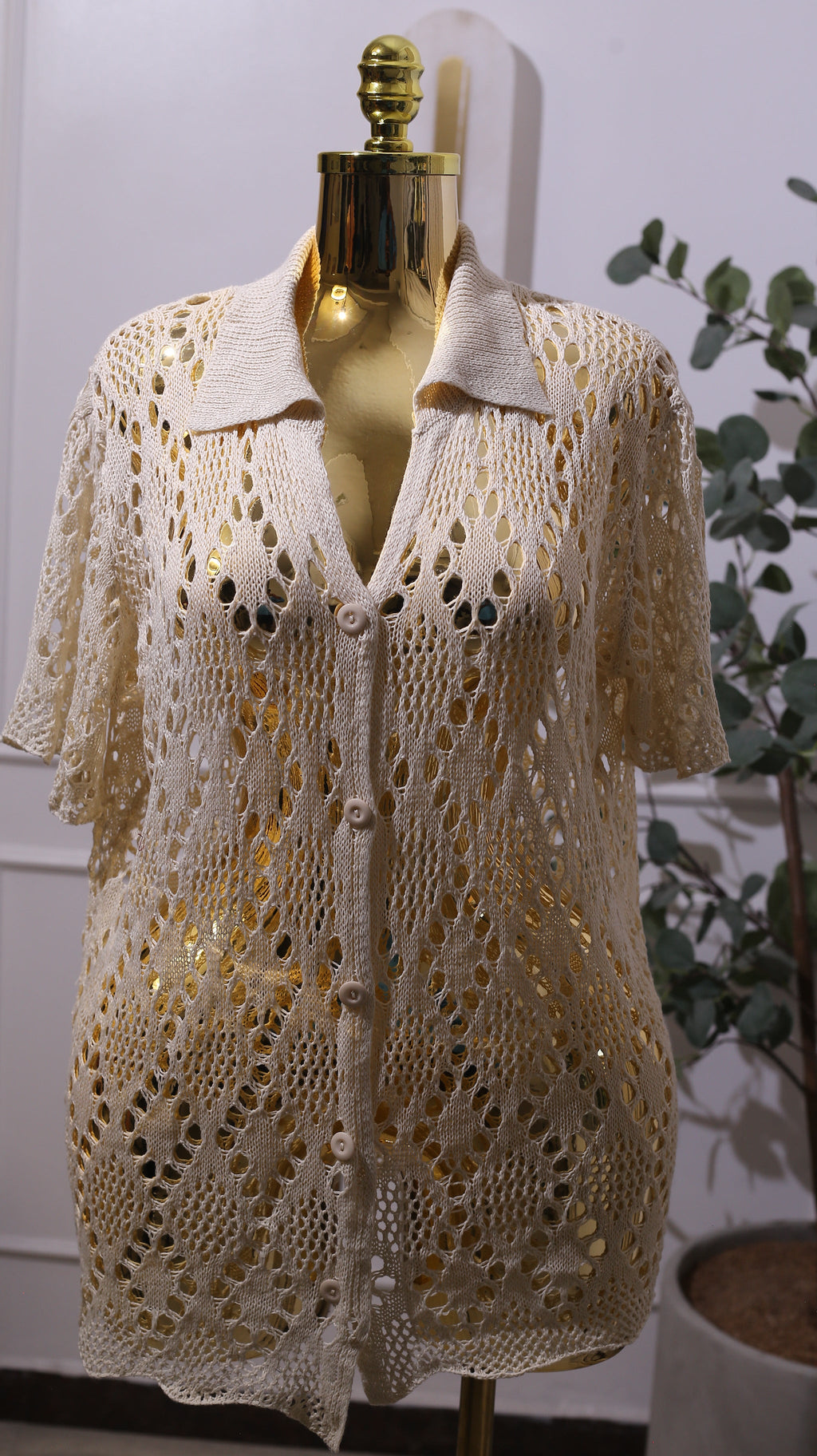 Beige Crochet Knit Short-sleeve Cardigan With A Shirt Collar And Front Button Closure
