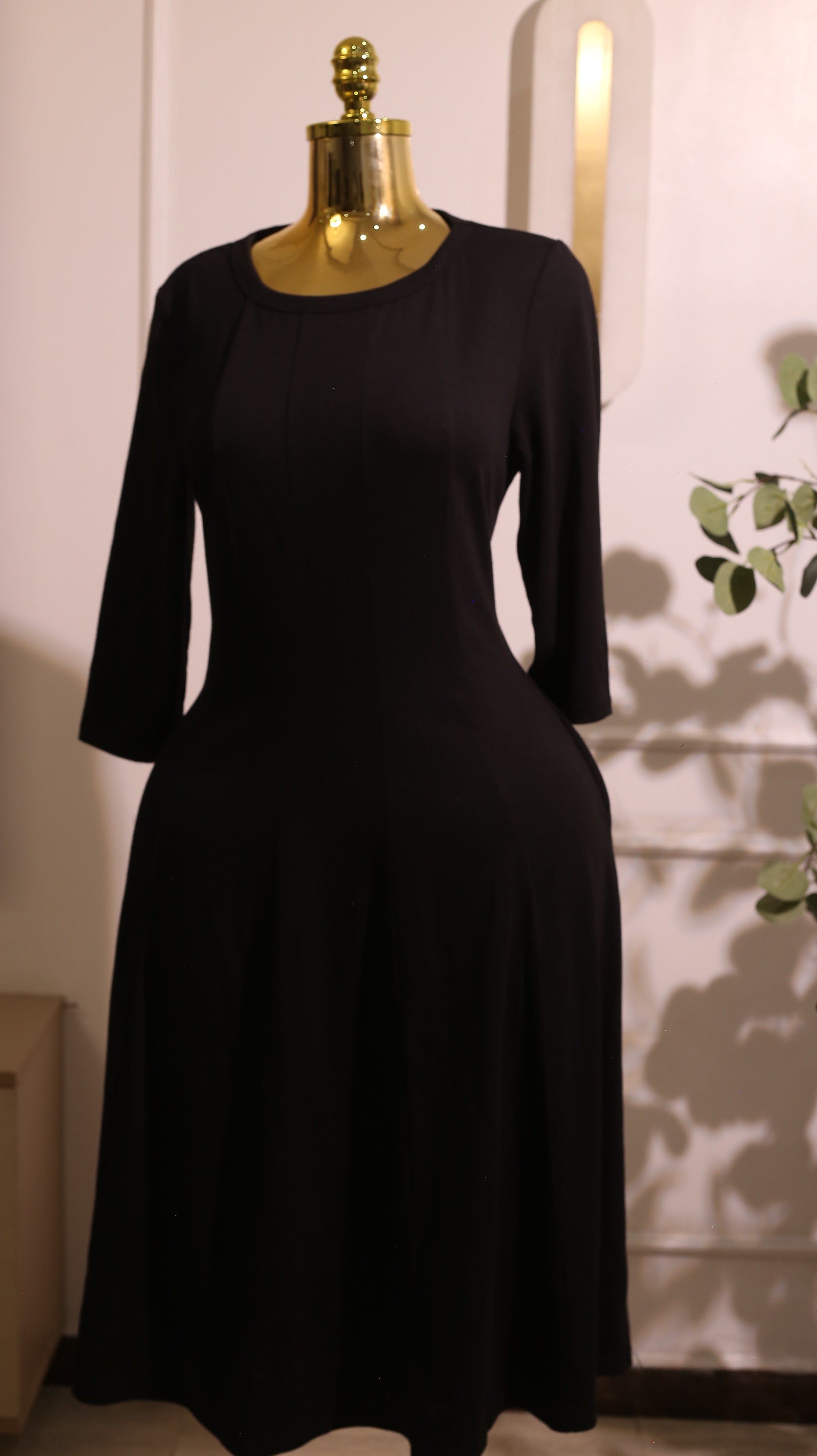 Black 3/4 Sleeve A-Line Midi Dress (Medium)
