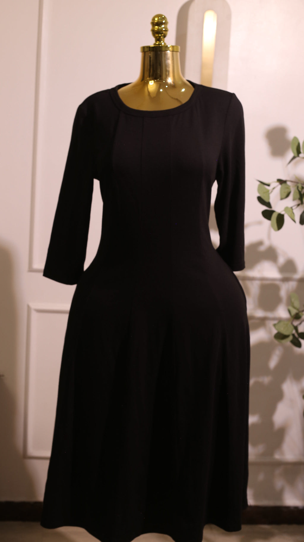 Black 3/4 Sleeve A-Line Midi Dress (Medium)