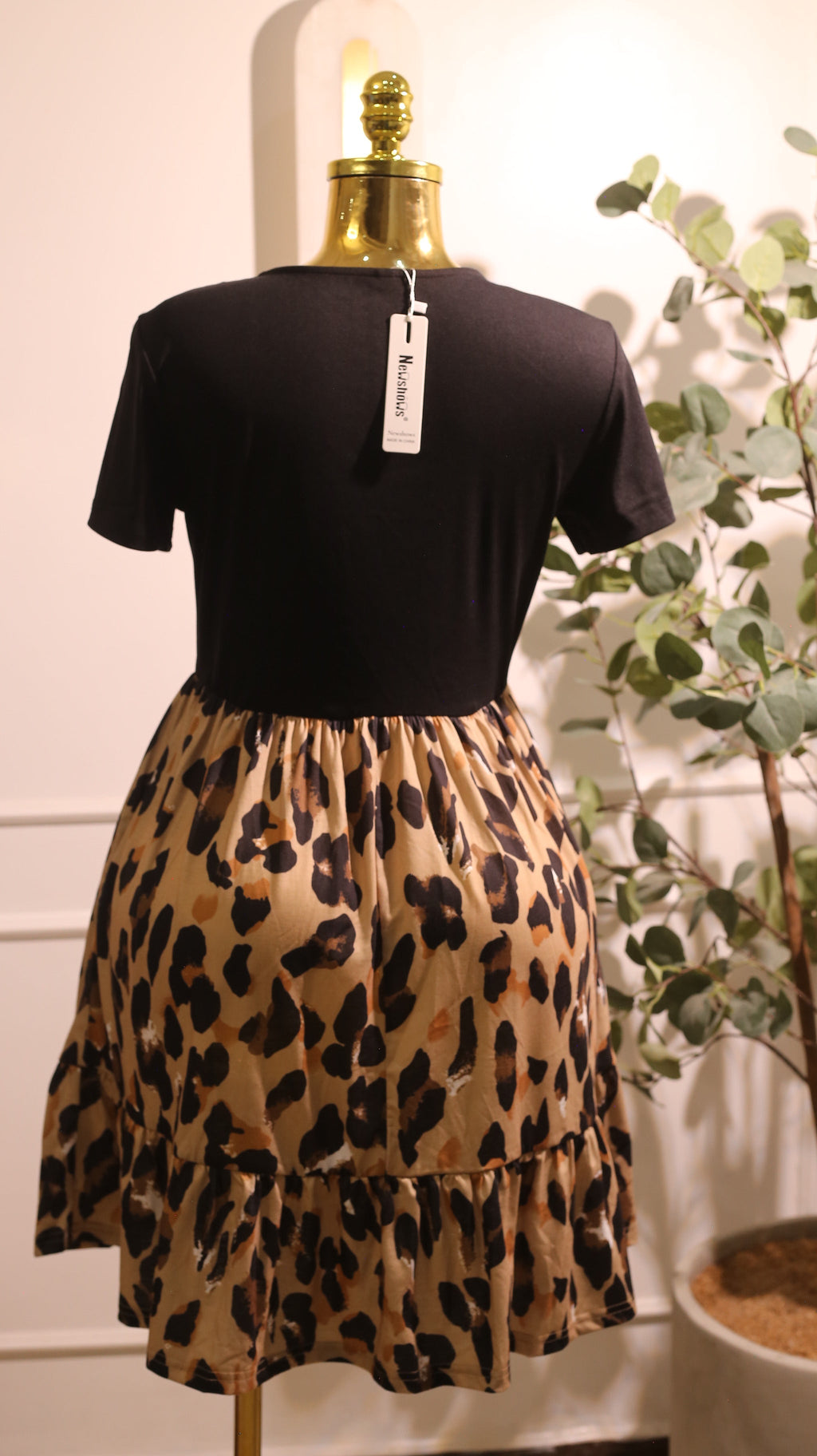 Black And Leopard Print Square Neck Short Sleeve Casual Dress With A Ruffled Hem