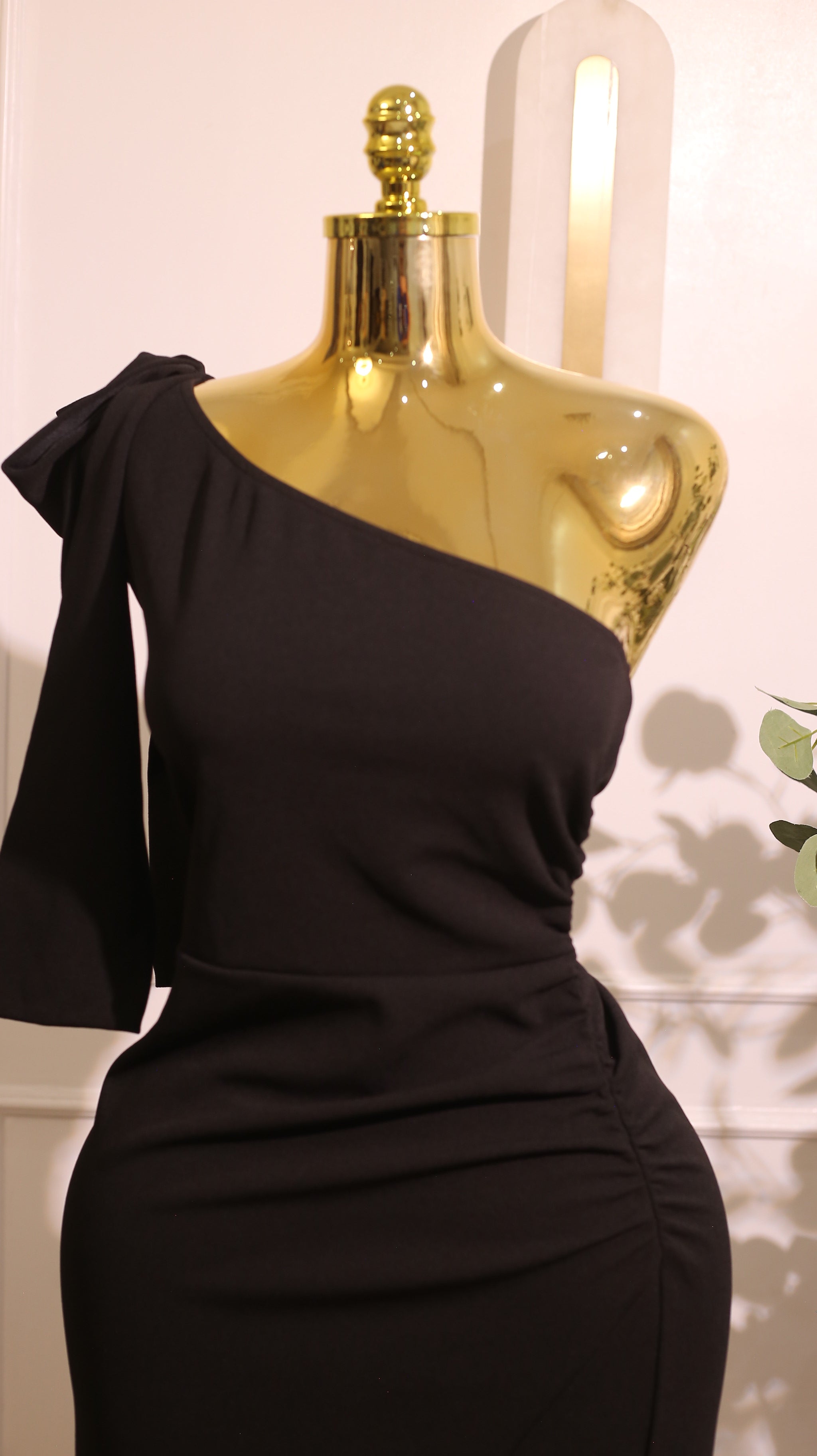 Black One-Shoulder Asymmetric Maxi Dress