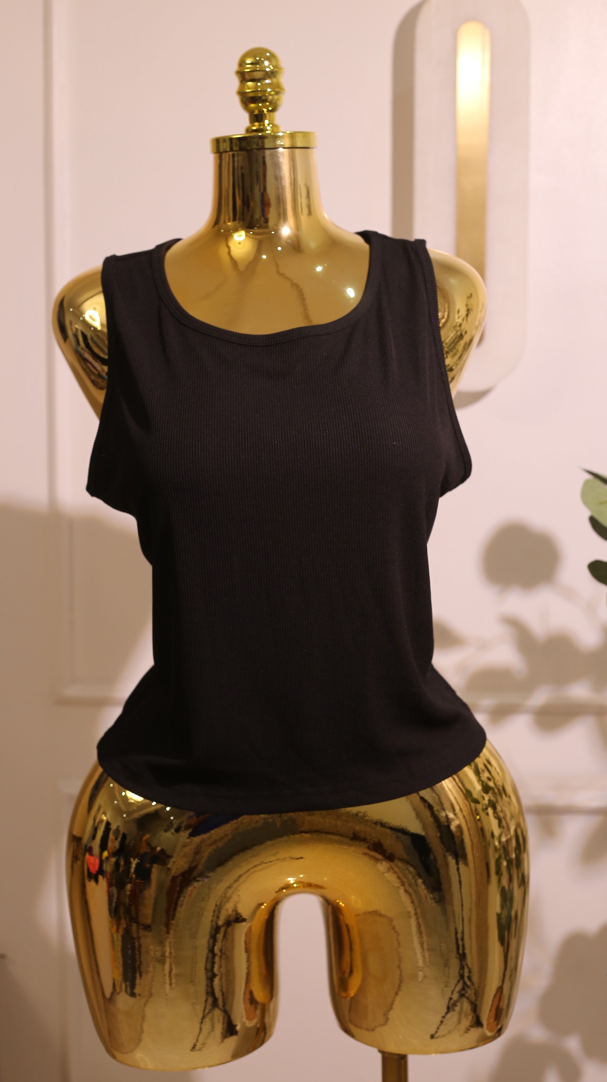 Black Ribbed Knit Tank Top (Medium)