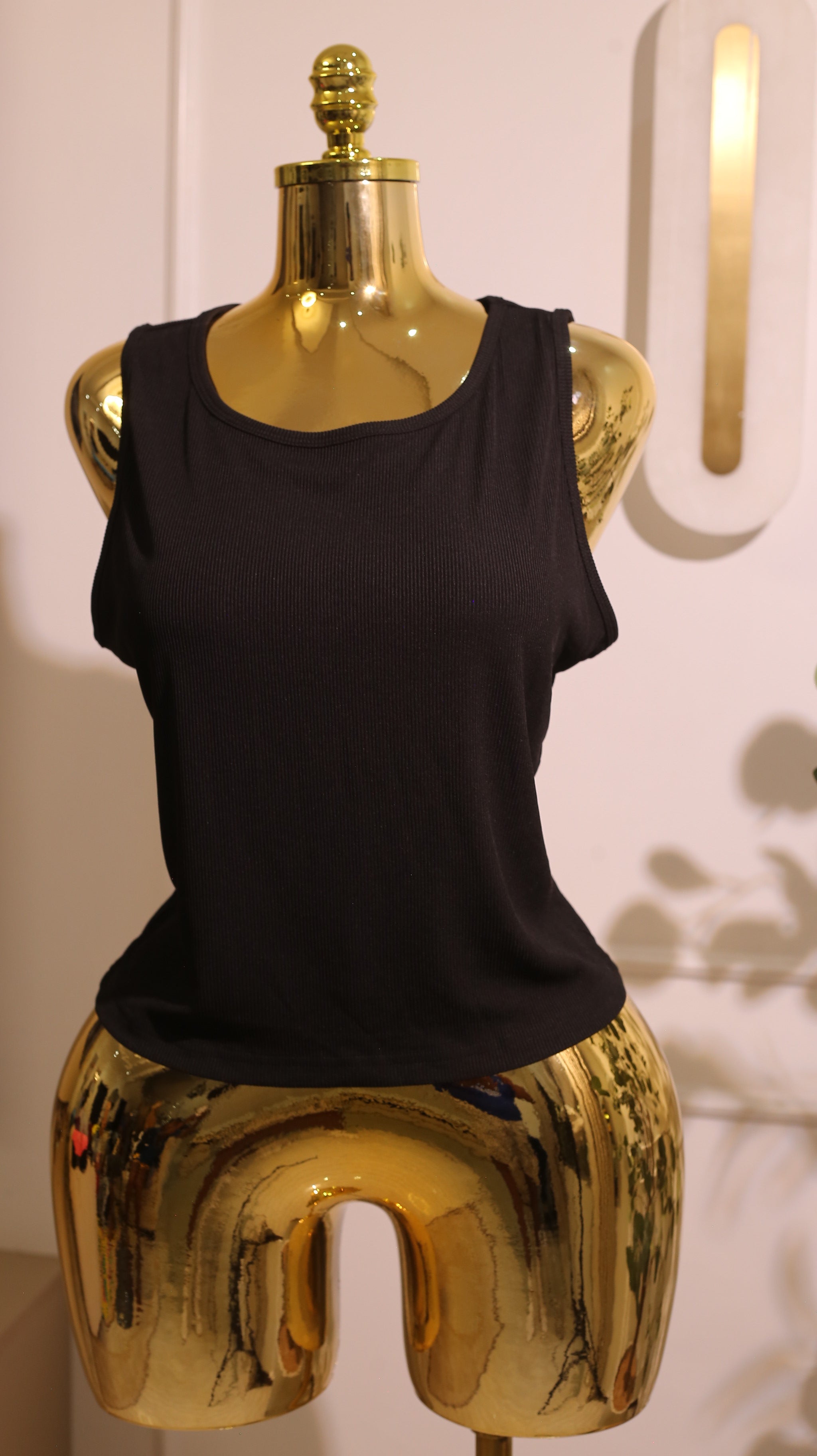 Black Ribbed Knit Tank Top (Medium)