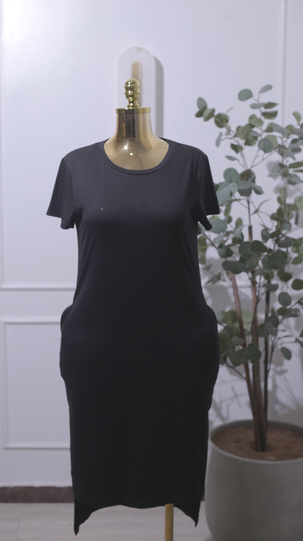 Black Short-Sleeve Bodycon Midi Dress