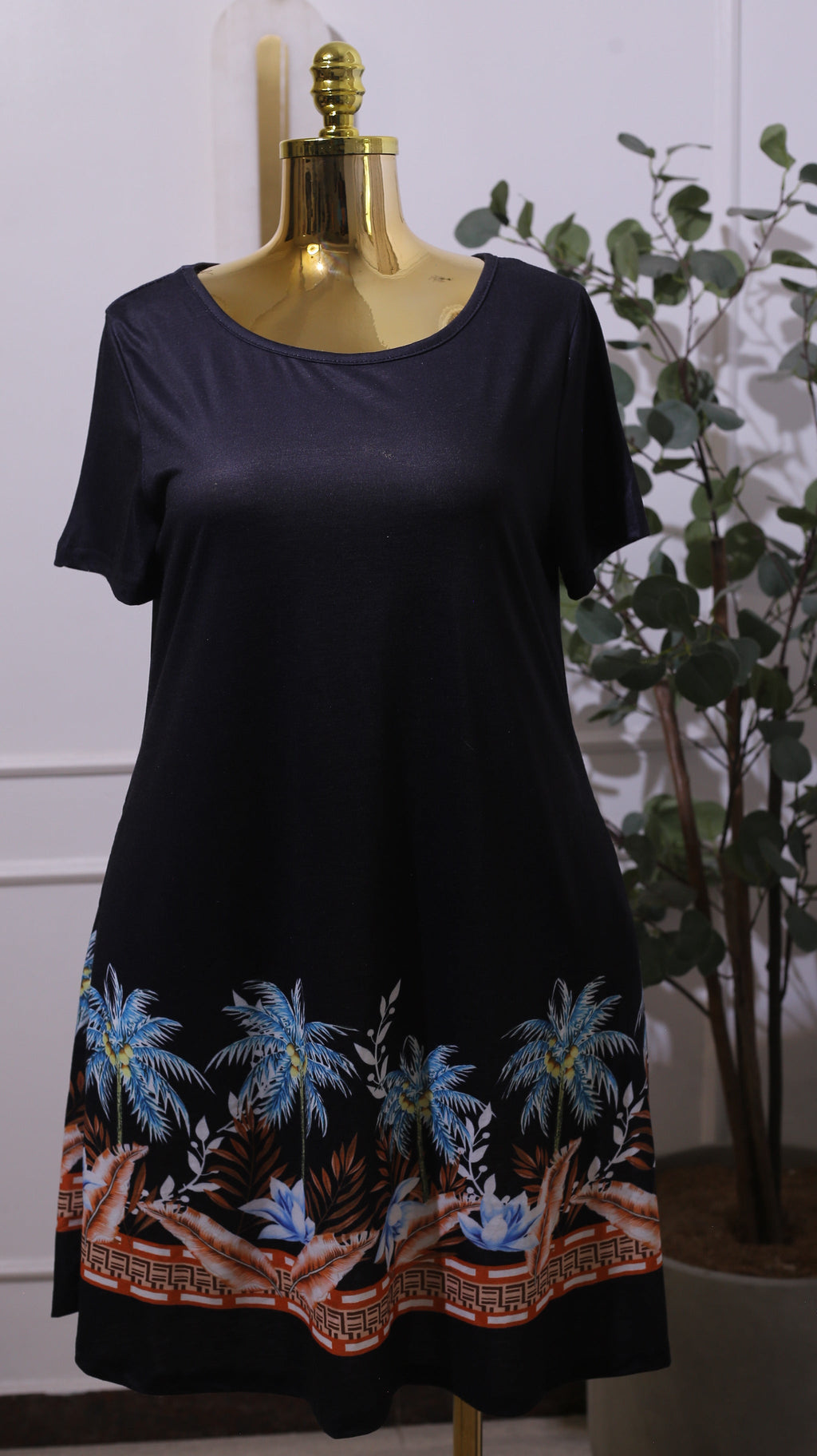 Black Short-sleeved Casual Tunic Dress With A Tropical Palm Tree And Floral Border Print
