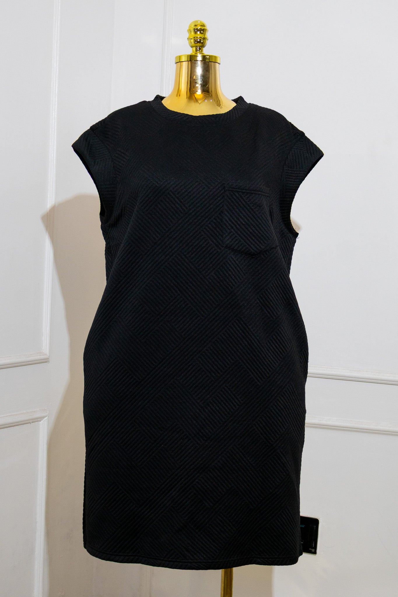 Black Textured Sleeveless Dress