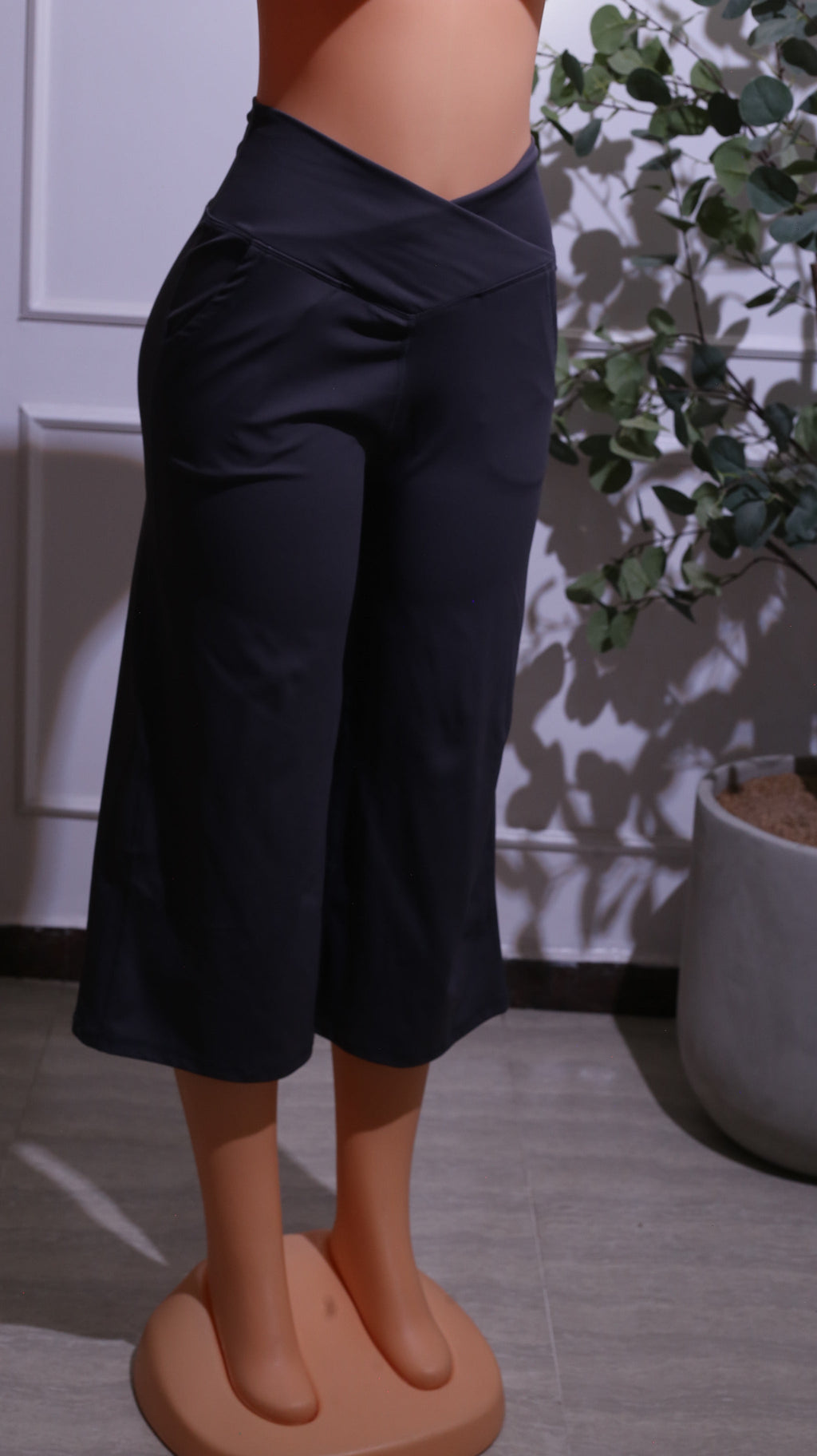 Charcoal Wide-Leg cropped Pants