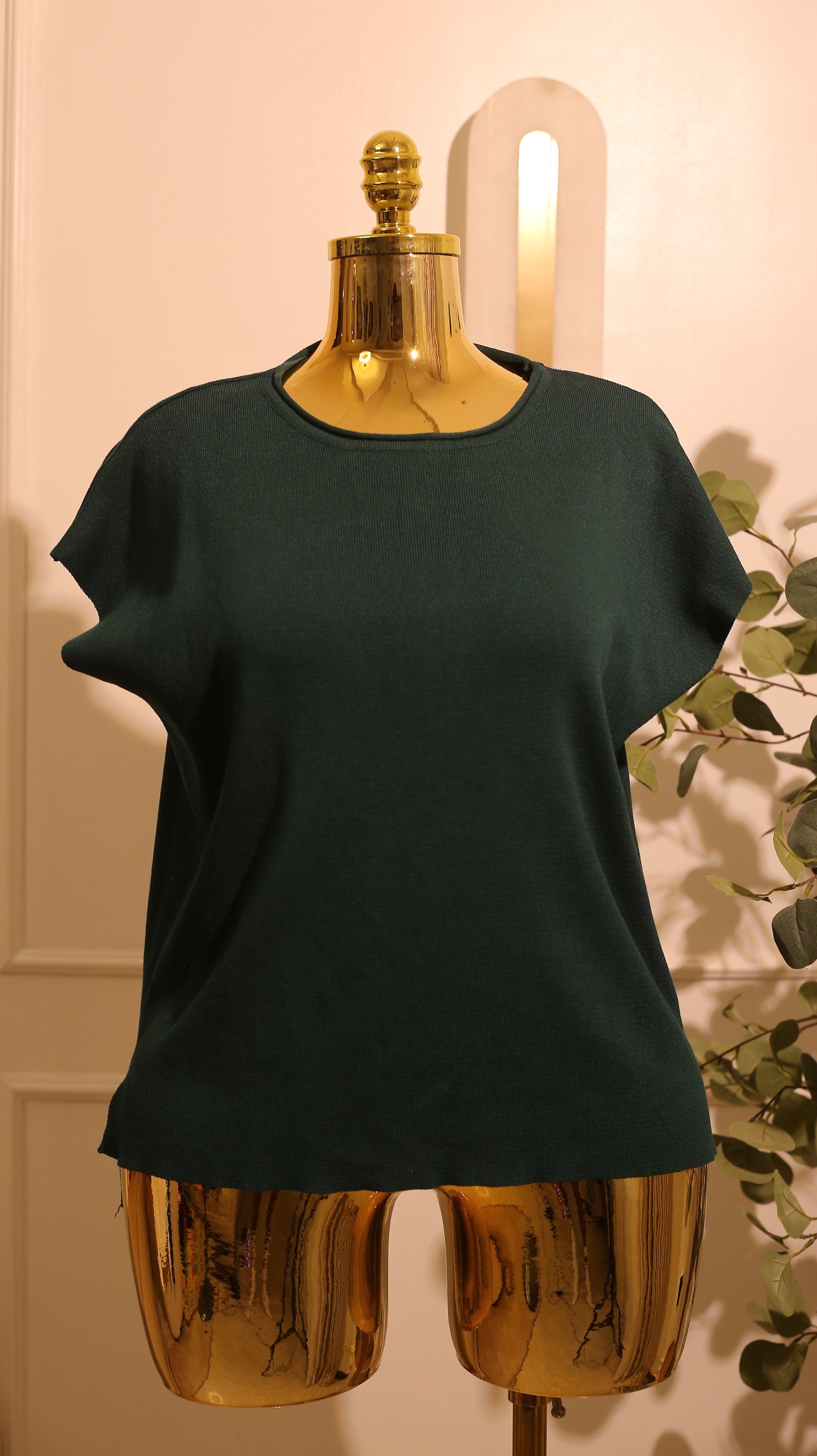 Dark Green Sleeveless Fine-Knit Top – Medium