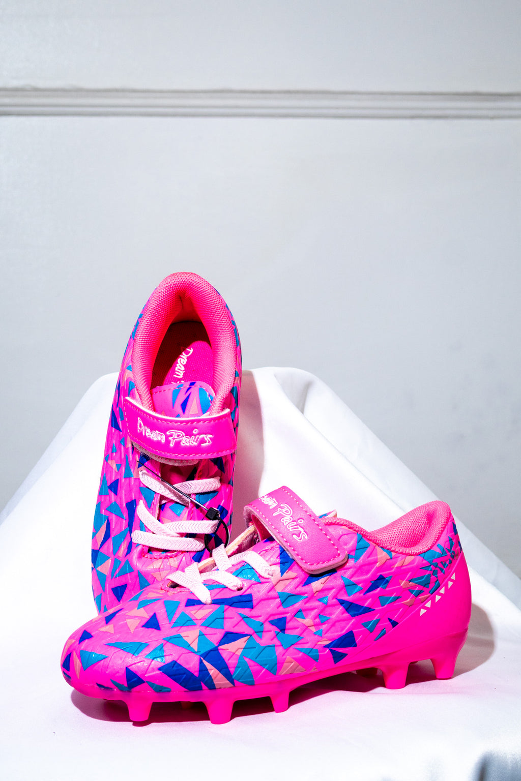 Kids Fuchsia Soccer Cleats