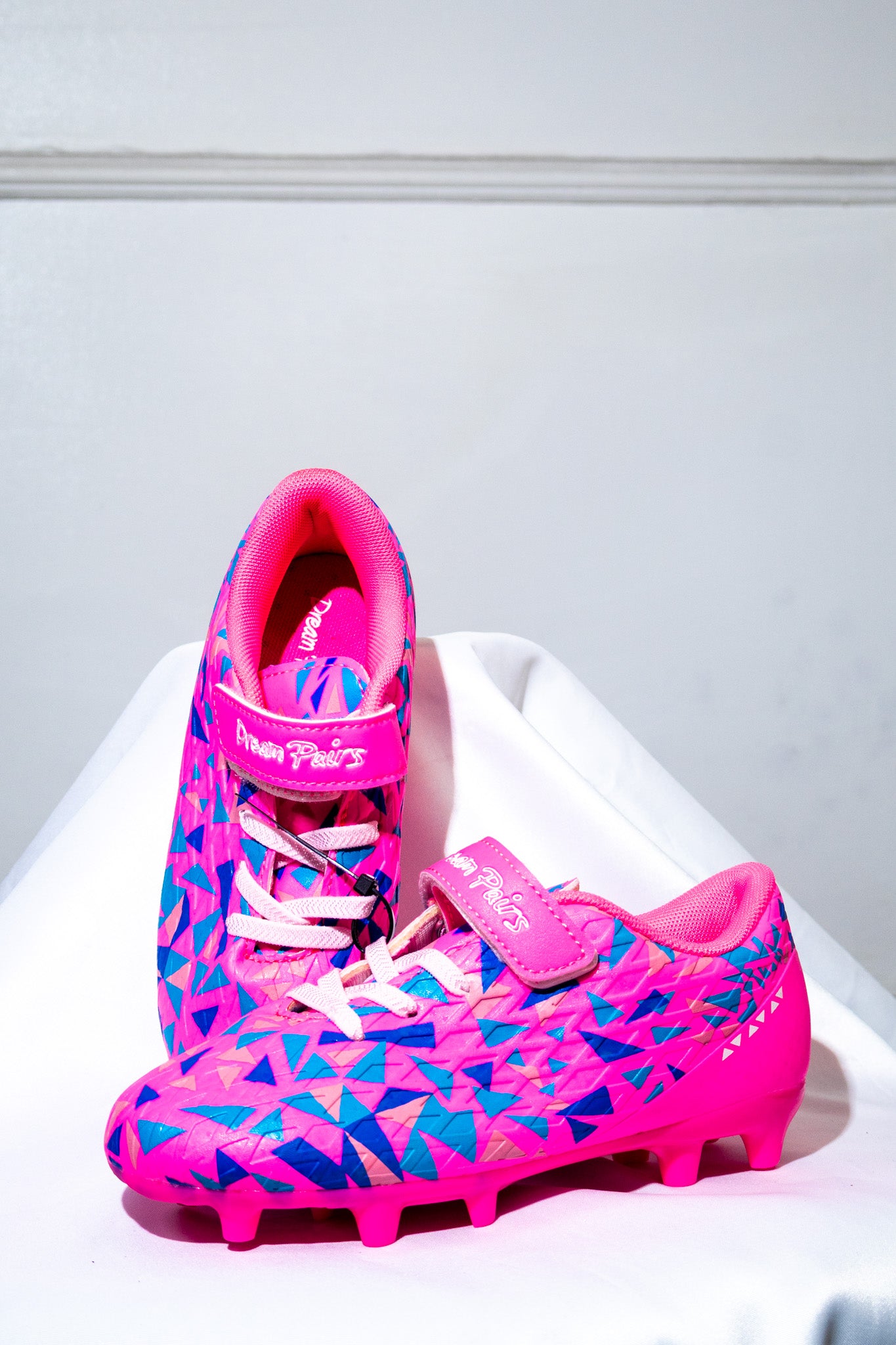 Kids Fuchsia Soccer Cleats