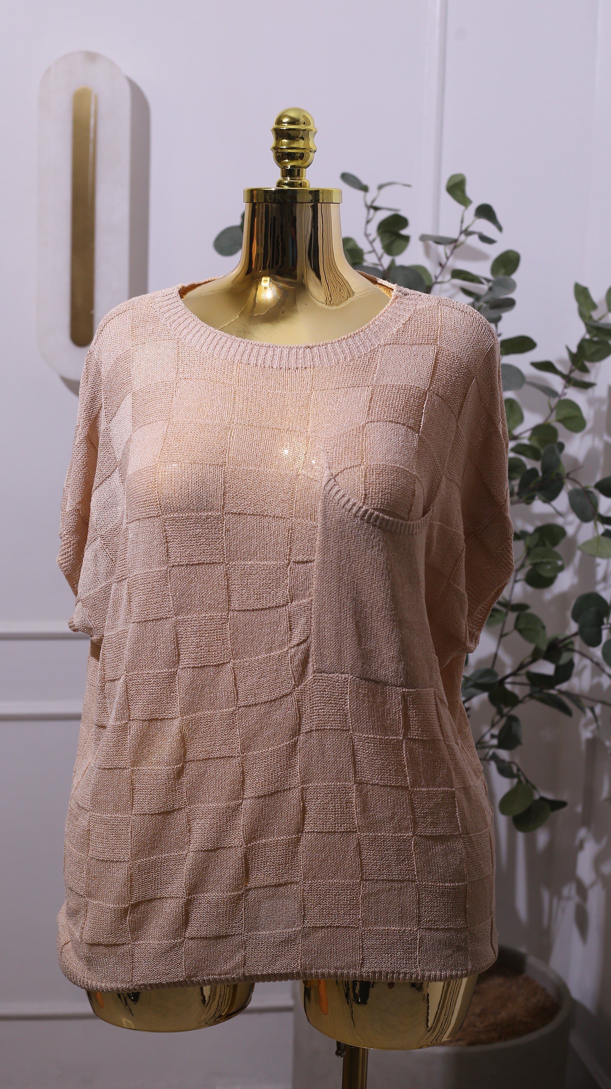 Lattice Textured Knit Short Sleeve Sweater In A Light Beige Or Khaki Color