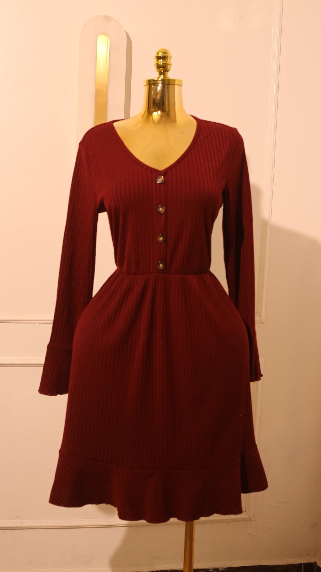 Ribbed V?Neck Knit Dress – Large