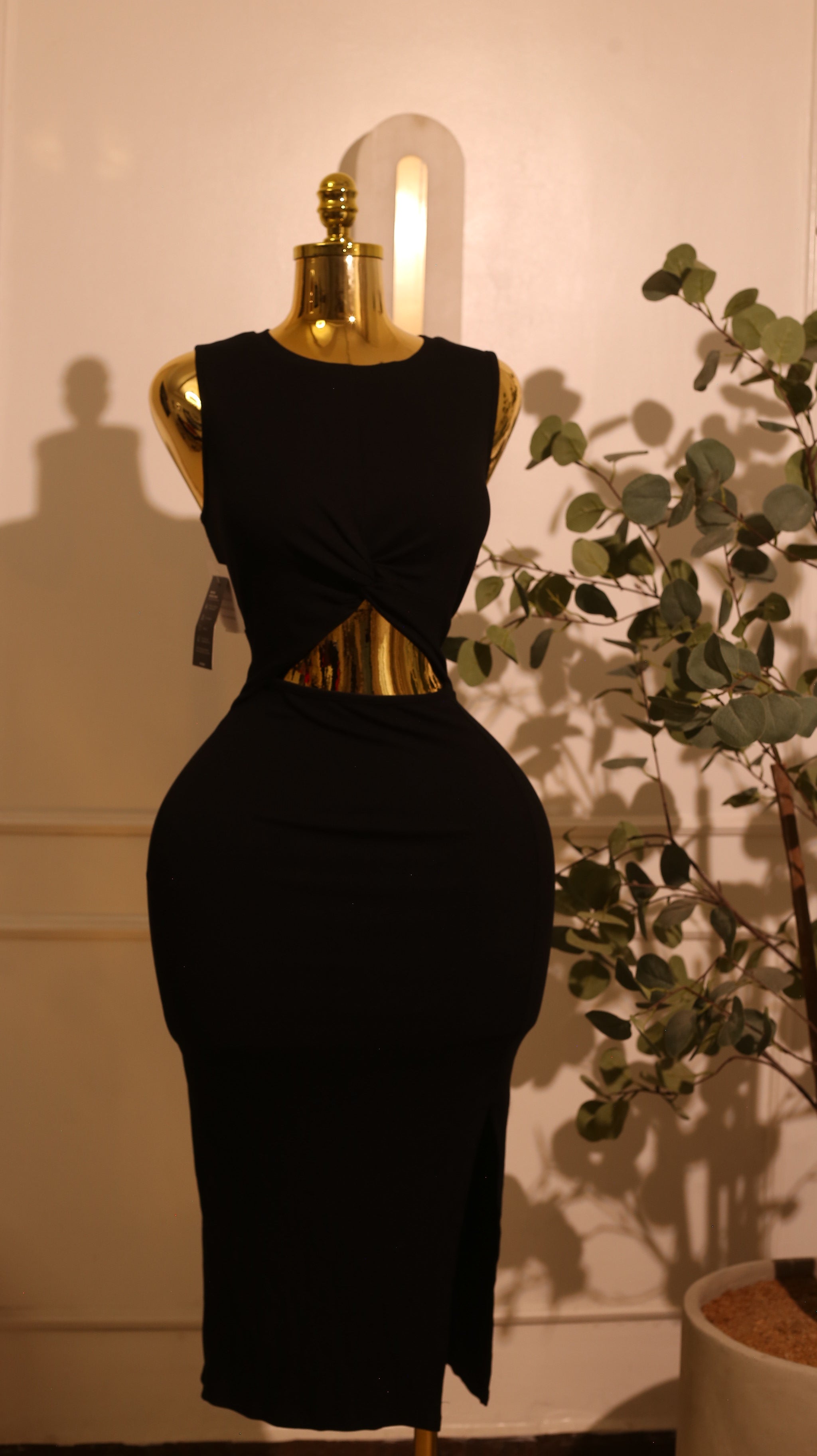 Oten Cut-Out Twist-Back Black Midi Dress (Large)