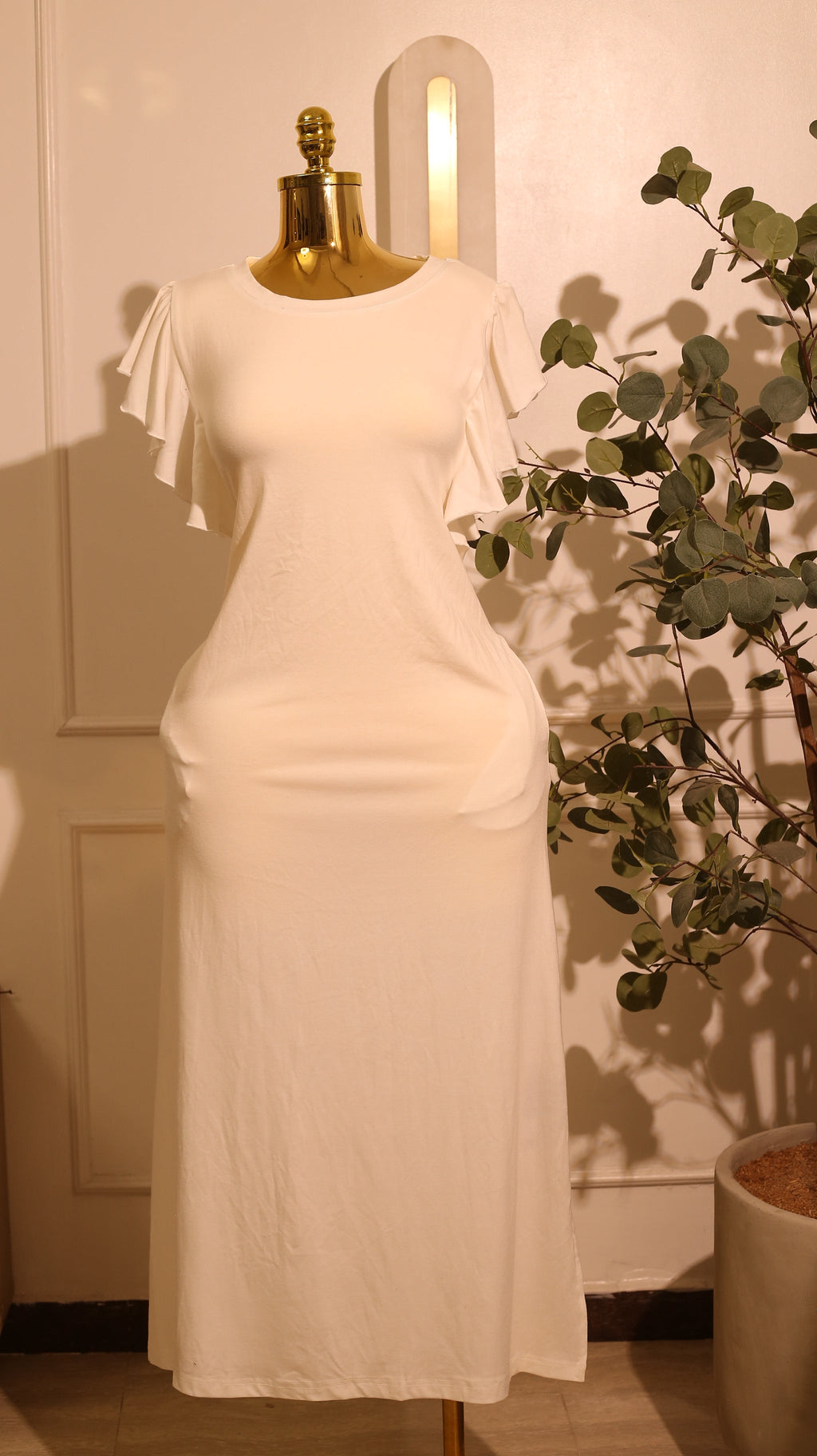 White Ruffle Flounce Sleeveless Dress (Medium)