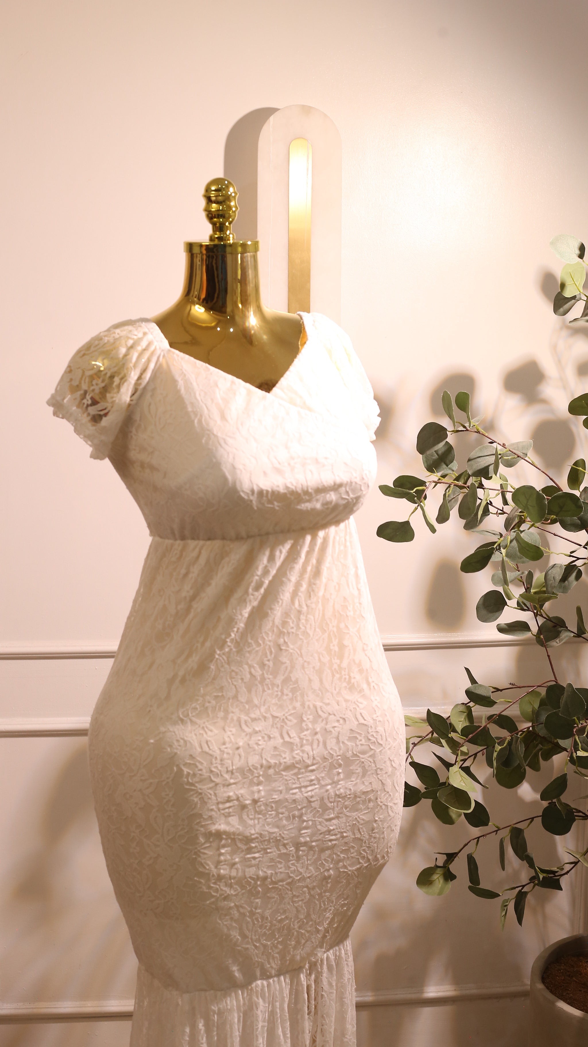 White Lace Maternity Maxi Dress With A V-Neck And Short Sleeves