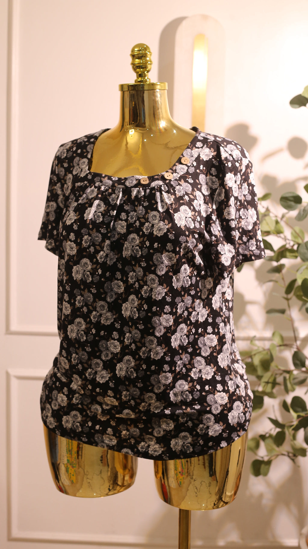 Women'S Black Floral Print Short-Sleeve Top